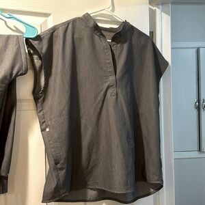 Fig Scrub set: pants are high waisted.